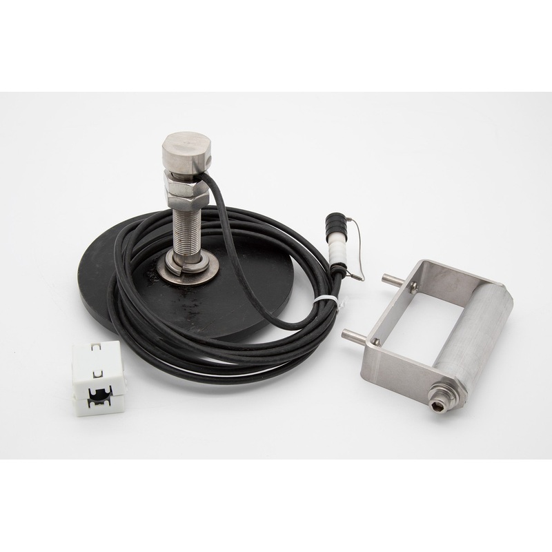 Manhole Mounted Antenna